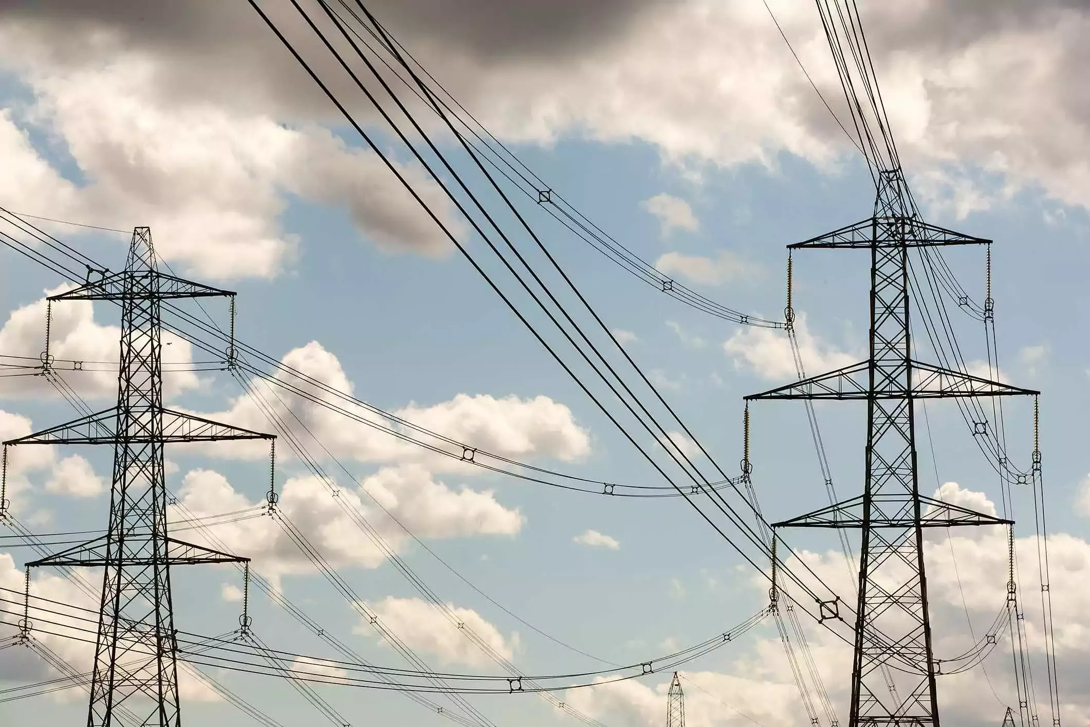 Mercado Livre de Energia Chega à Pequena Indústria: O Que Isso Pode Significar Para a Conta de Luz da Fábrica